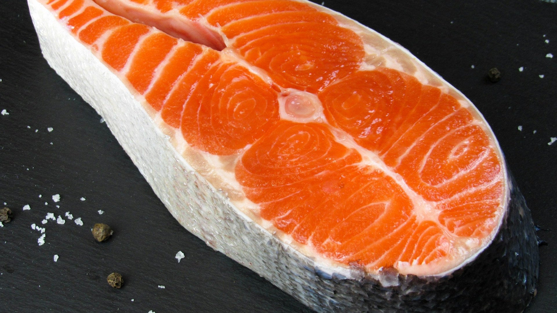 Which is the Healthier Protein: Chicken or Salmon?
