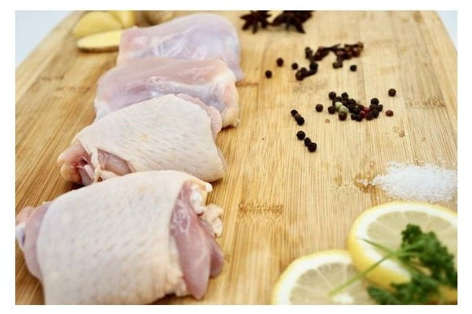 FREE-RANGE JiDORIĀ® WHOLE BONE-IN CHICKEN THIGHS