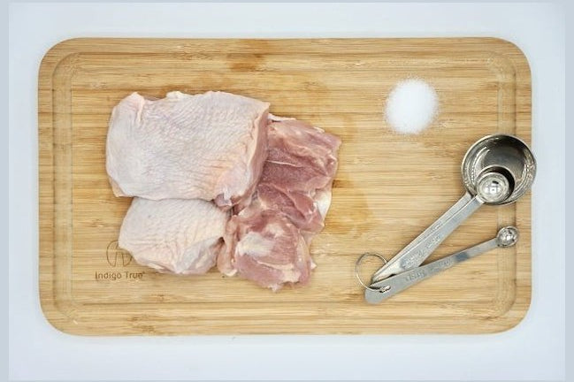 FREE-RANGE JiDORIĀ® BONELESS CHICKEN THIGHS
