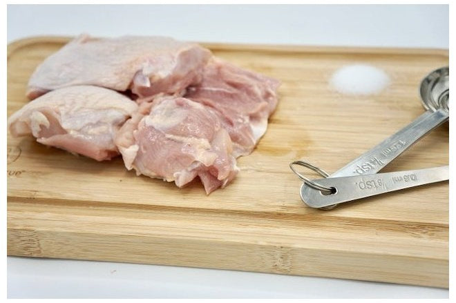 FREE-RANGE JiDORI® BONELESS CHICKEN THIGHS