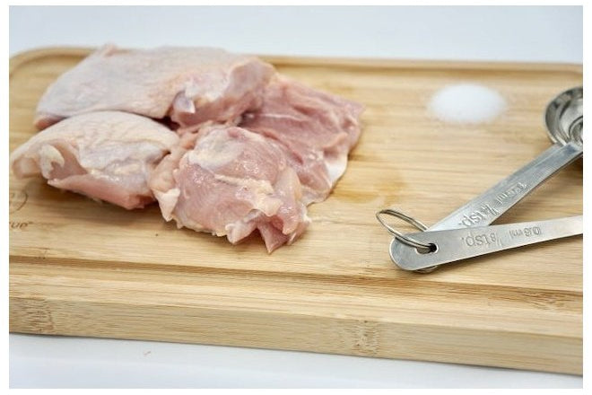 FREE-RANGE JiDORIĀ® BONELESS CHICKEN THIGHS