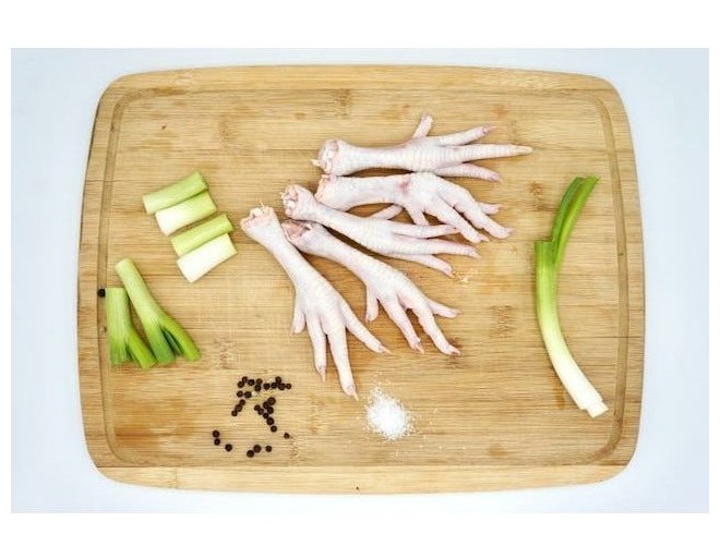 FREE-RANGE JiDORI® CHICKEN FEET